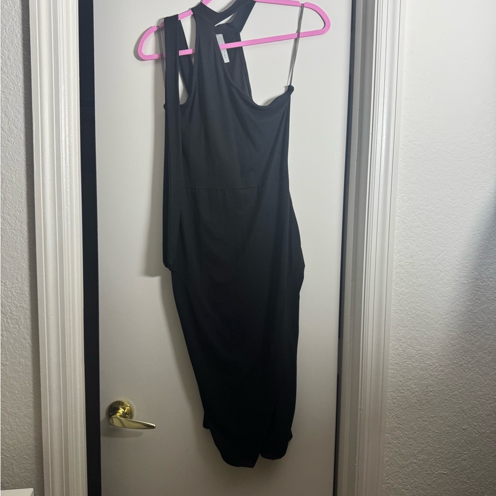 Elegant Black Sleeveless Dress